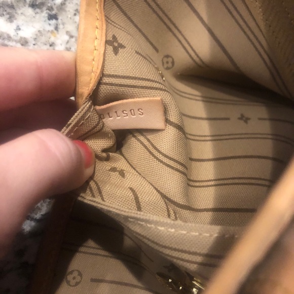 LV medium tote - Picture 11 of 12